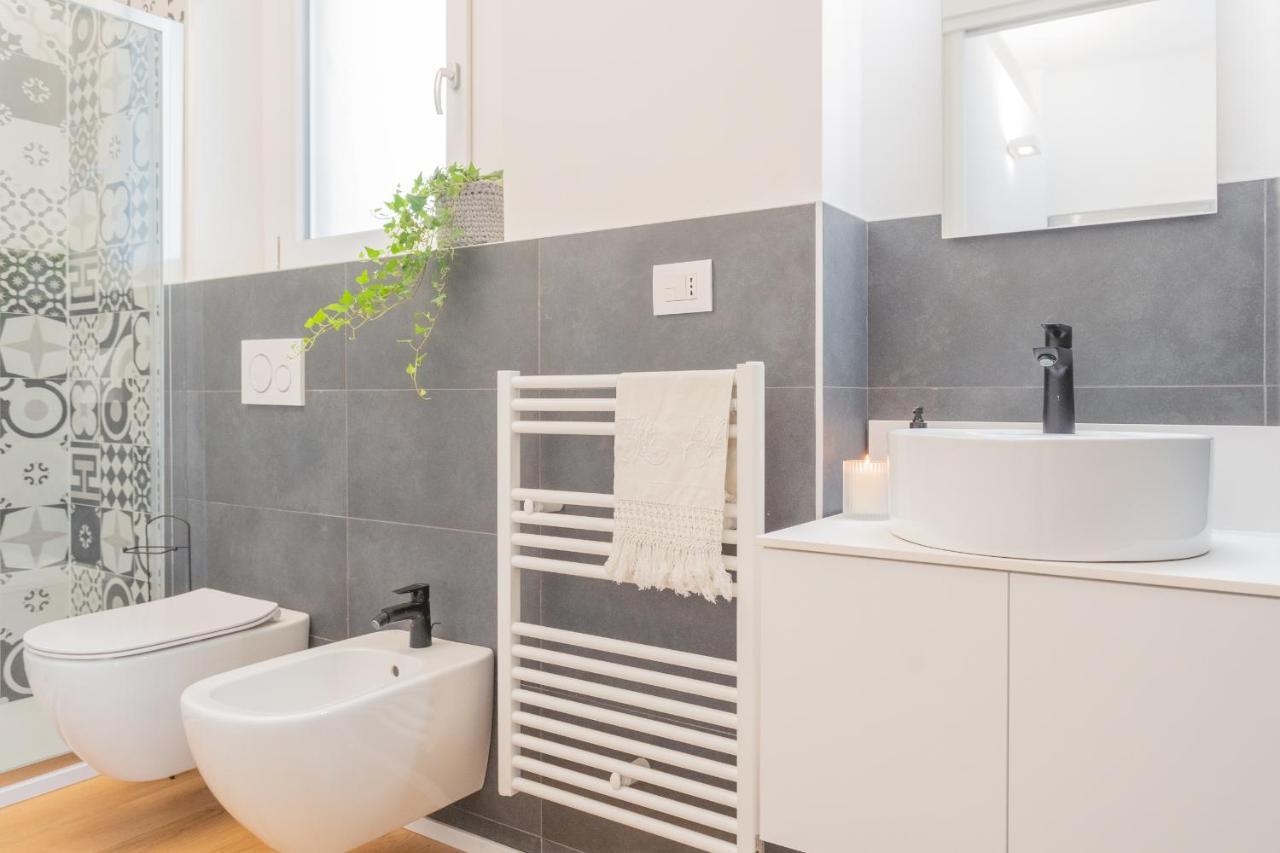 A Step From The Lake Apartment By Rent All Como Exteriör bild