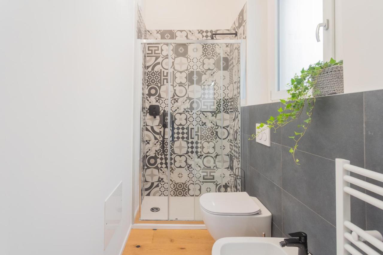A Step From The Lake Apartment By Rent All Como Exteriör bild