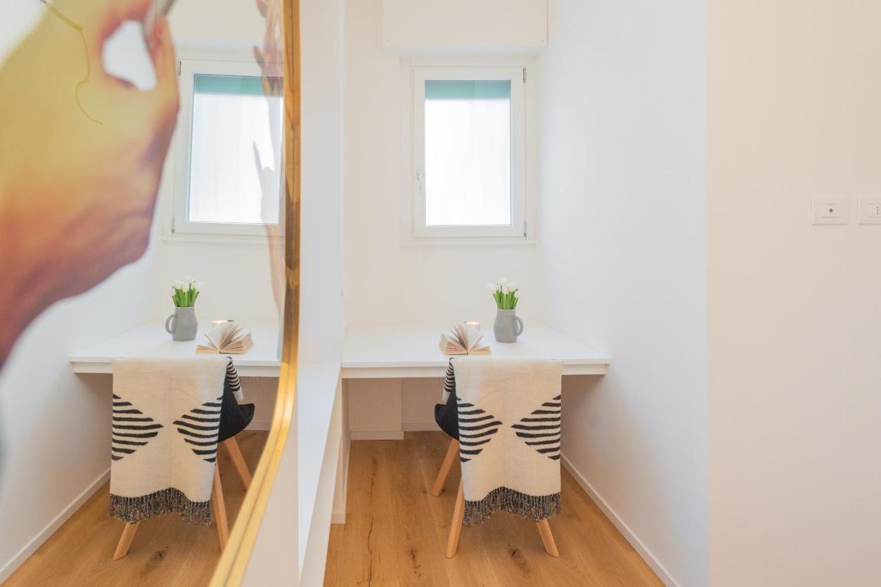A Step From The Lake Apartment By Rent All Como Exteriör bild