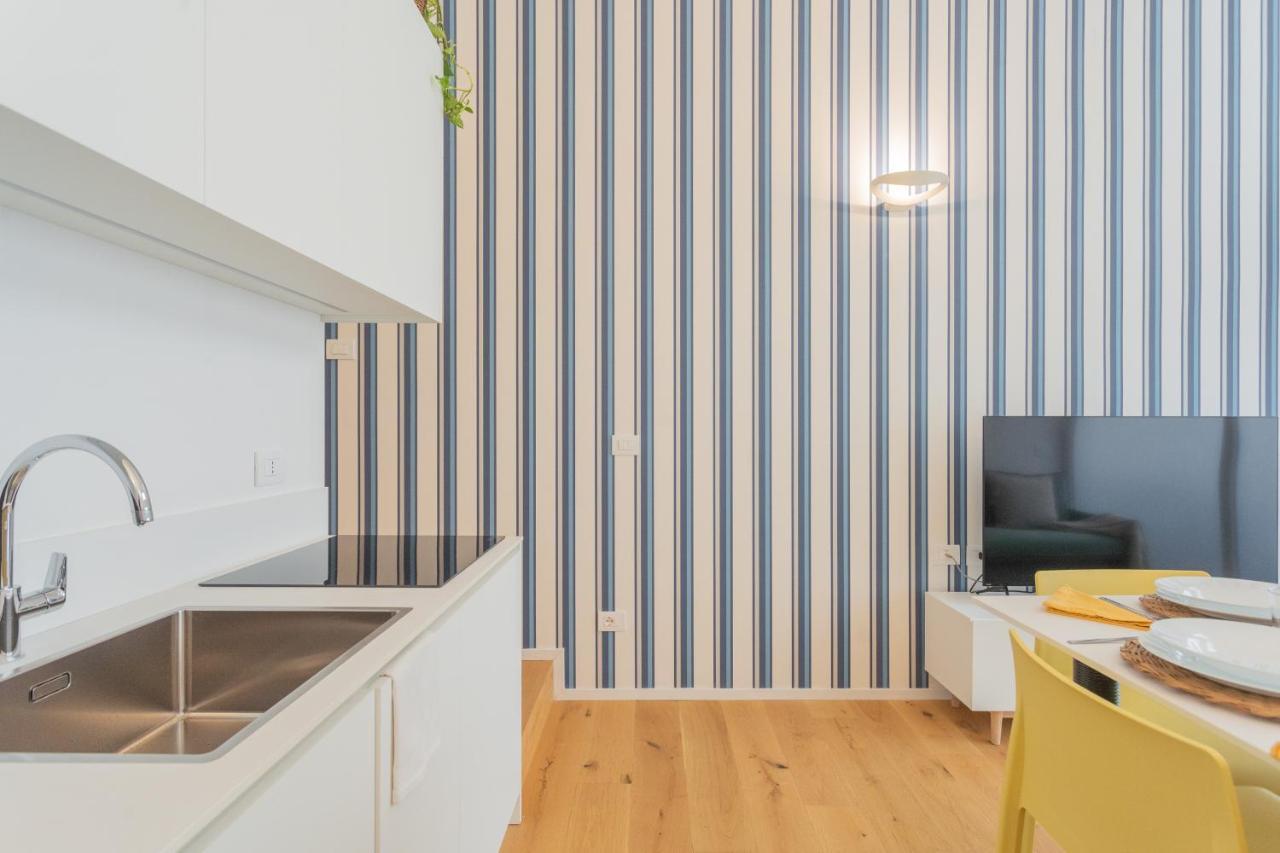 A Step From The Lake Apartment By Rent All Como Exteriör bild