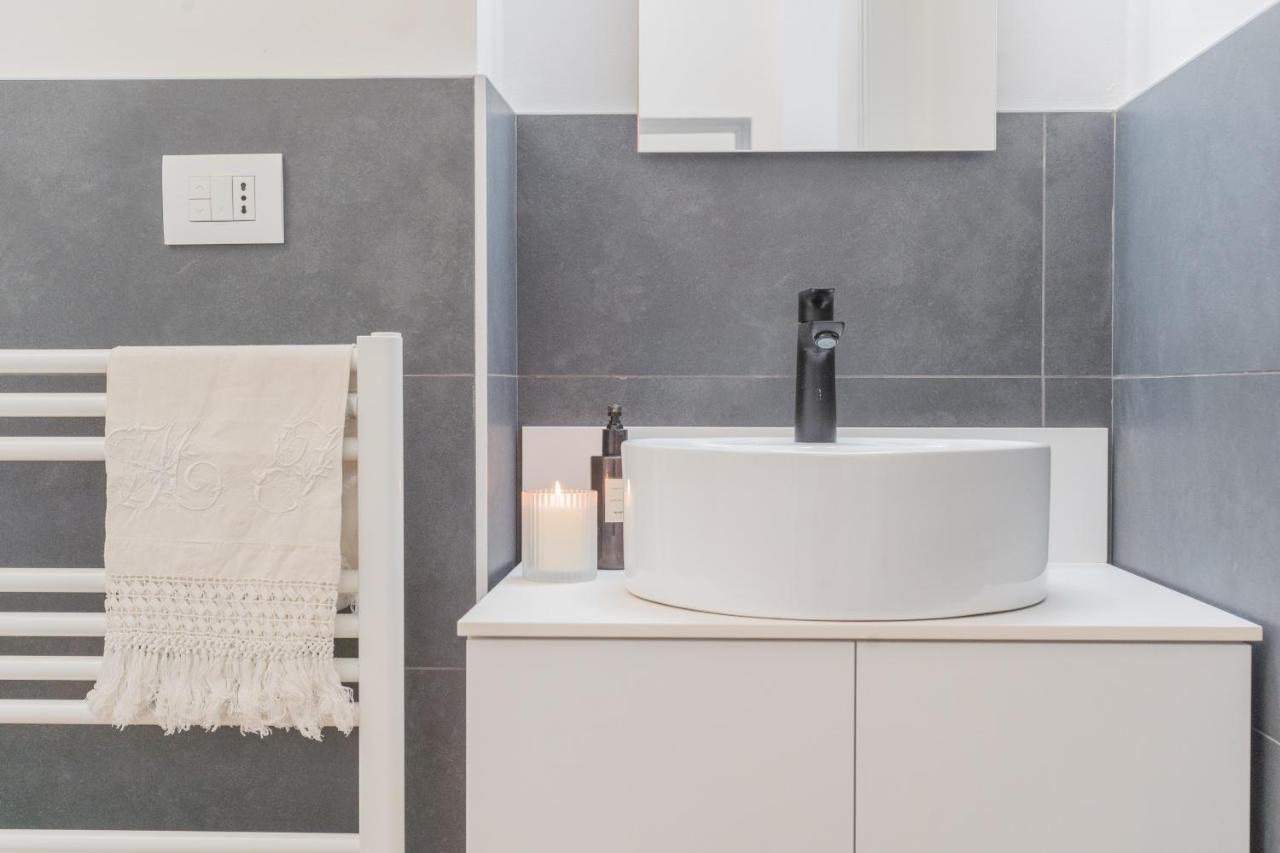 A Step From The Lake Apartment By Rent All Como Exteriör bild