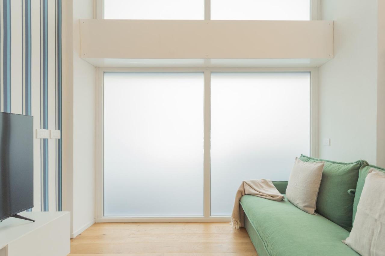 A Step From The Lake Apartment By Rent All Como Exteriör bild