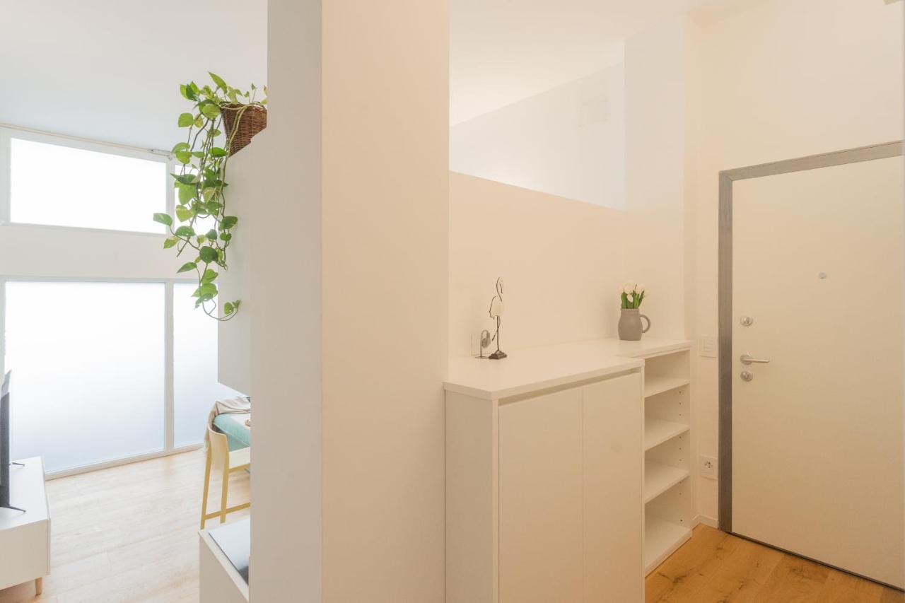 A Step From The Lake Apartment By Rent All Como Exteriör bild