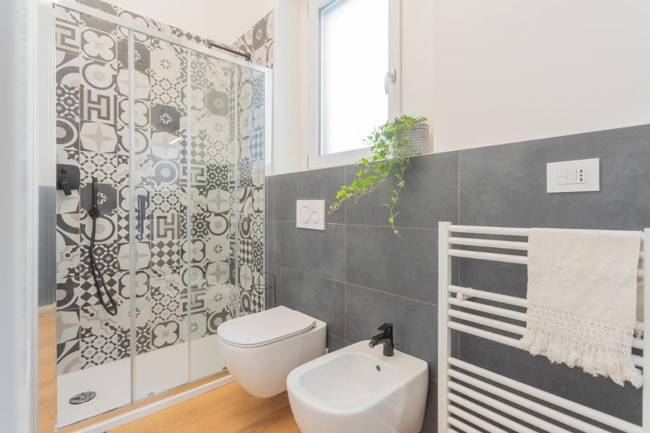 A Step From The Lake Apartment By Rent All Como Exteriör bild