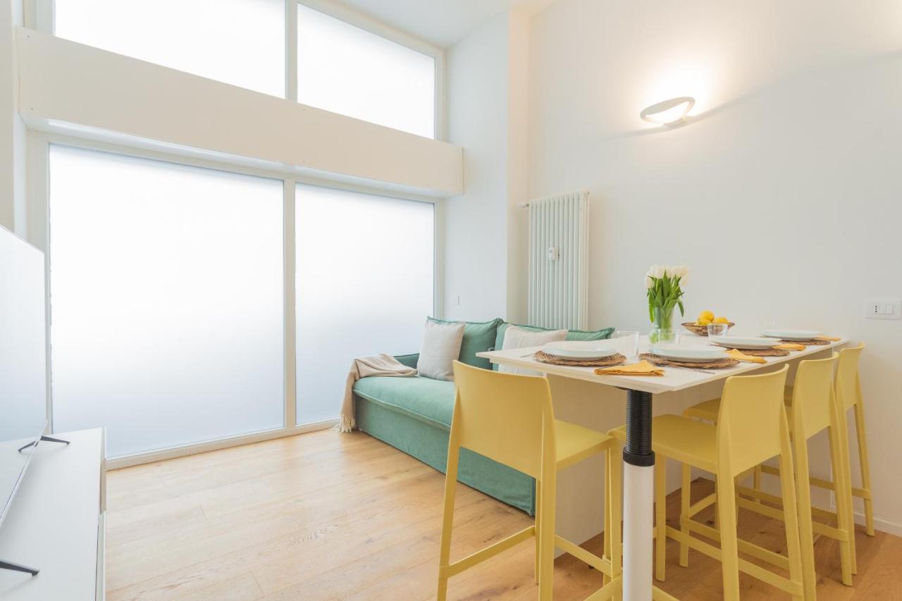 A Step From The Lake Apartment By Rent All Como Exteriör bild